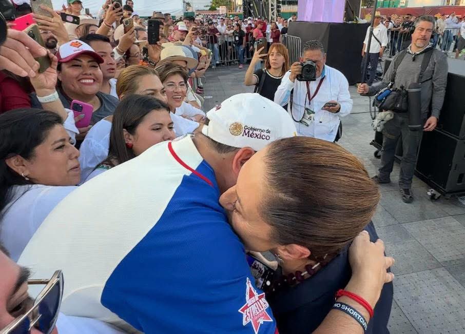 JJavierGomezCa1's tweet photo. Gracias presidenta Claudia por tanto ♥️amor a tu pueblo.
Seguiremos firmes consolidando el segundo piso de la Cuarta Transformación y construyendo un México🇲🇽 más justo✅y solidario.

❤️ ¡Viva Veracruz!
❤️ ¡Viva Claudia!
❤️ ¡Viva México!🇲🇽🇲🇽🇲🇽🇲🇽

https://t.co/KQMK0vXdDg https://t.co/nyTJqQo6Wd