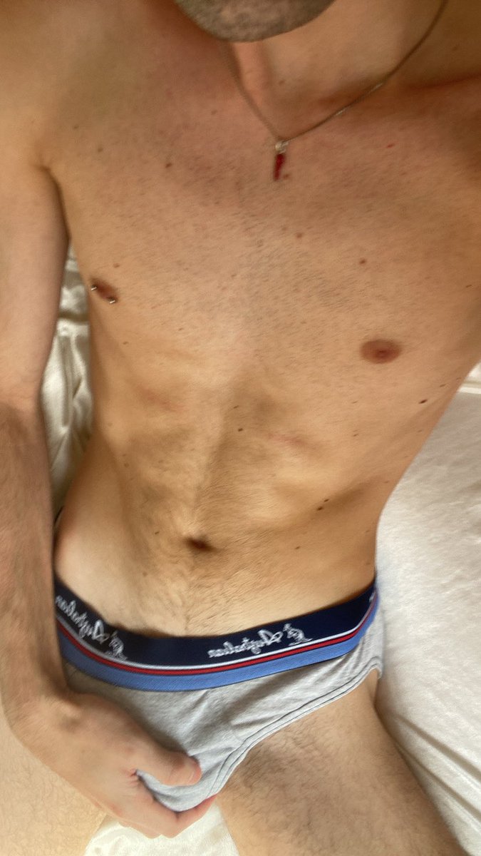 a young girl from essex #baffochecca tweet media