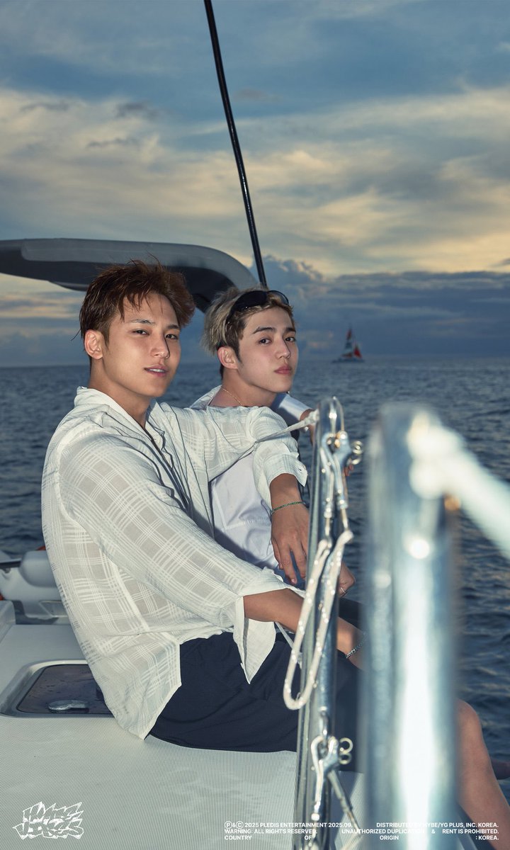 DAMN 🔥🔥

CxM OFFICIAL PHOTO BUDDY VER
#에스쿱스민규_오피셜포토와_하입바이브
#HYPEVIBES_BuddyVer
<a href="/pledis_17/">세븐틴(SEVENTEEN)</a>