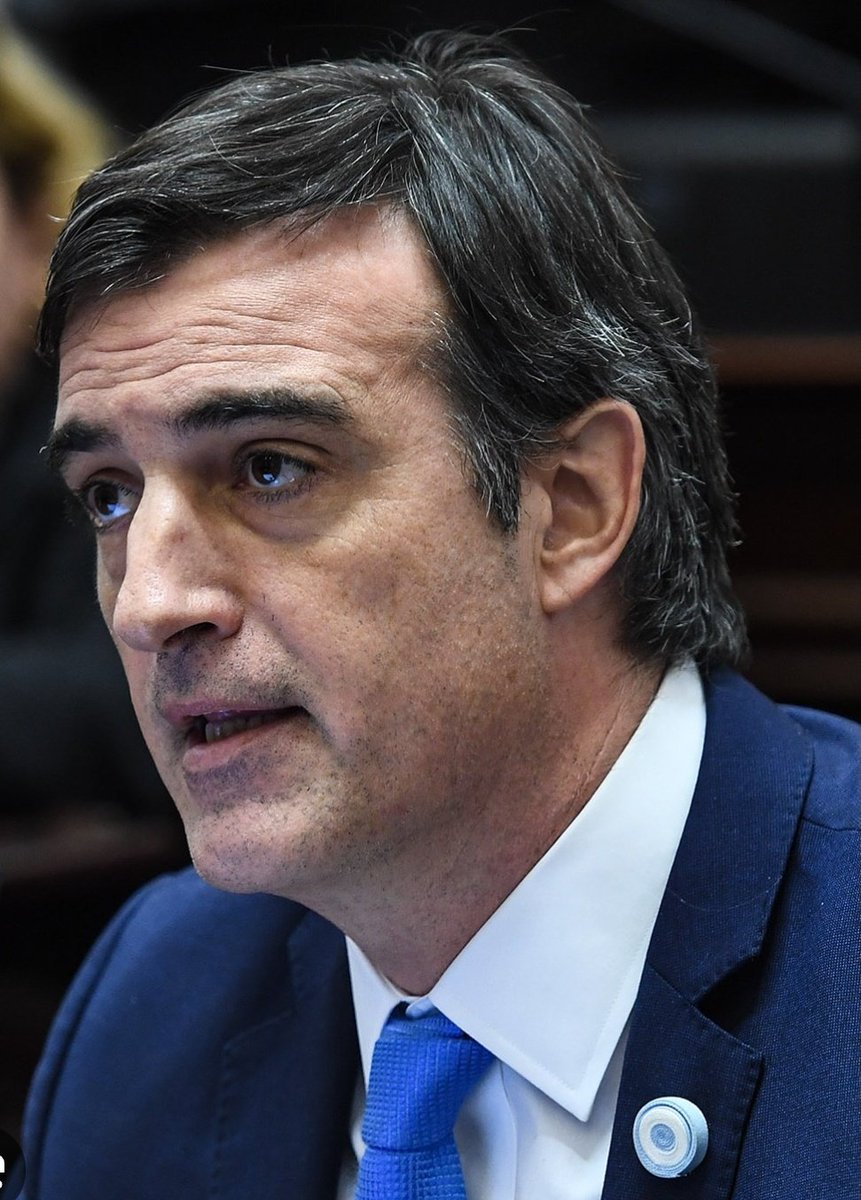 Un día muy apropiado para recordar cuando este Señor, le ganó a la criminal que ayer bailaba en el balcón.