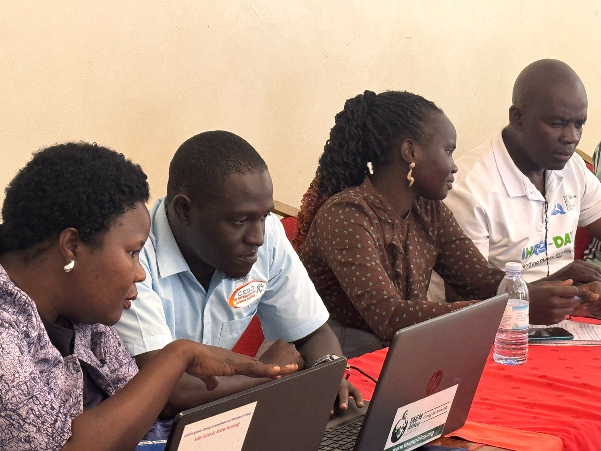 GCSP_Uganda's tweet image. 📲#Digital is unstoppable 🔯
Facilitated by @GCSP_Uganda, 14 staff representing seven civil society organisations from the northern region 🇺🇬 close onto their computer devices to master #data_security, use of #AI to craft compelling narratives for #advocacy, and cloud tools 🛜💻