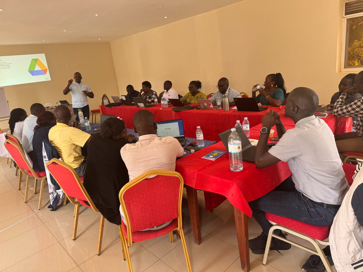 GCSP_Uganda's tweet image. 📲#Digital is unstoppable 🔯
Facilitated by @GCSP_Uganda, 14 staff representing seven civil society organisations from the northern region 🇺🇬 close onto their computer devices to master #data_security, use of #AI to craft compelling narratives for #advocacy, and cloud tools 🛜💻