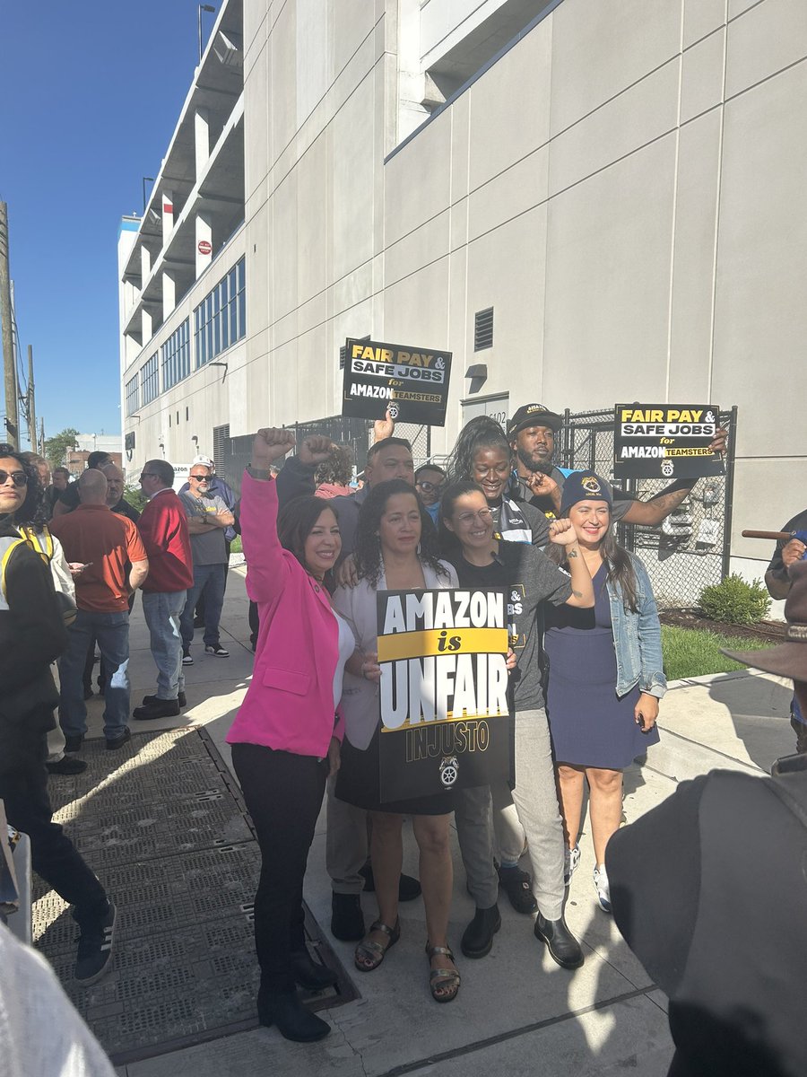 New York stands with Teamsters. 

Not billionaire scum like bezos