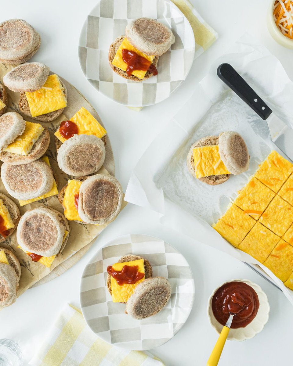 Back to school mornings = busy mornings but we’ve got you covered!

Make a big batch, freeze it, and you’ve got grab &amp; go breakfasts all week long 🎒🥯💨

Find the recipe on eggs.ca