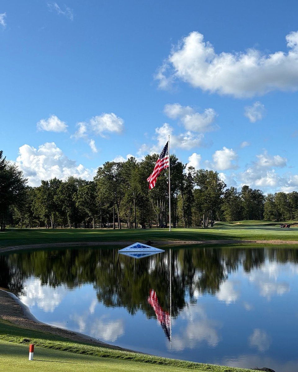 Amy Bond tweet media