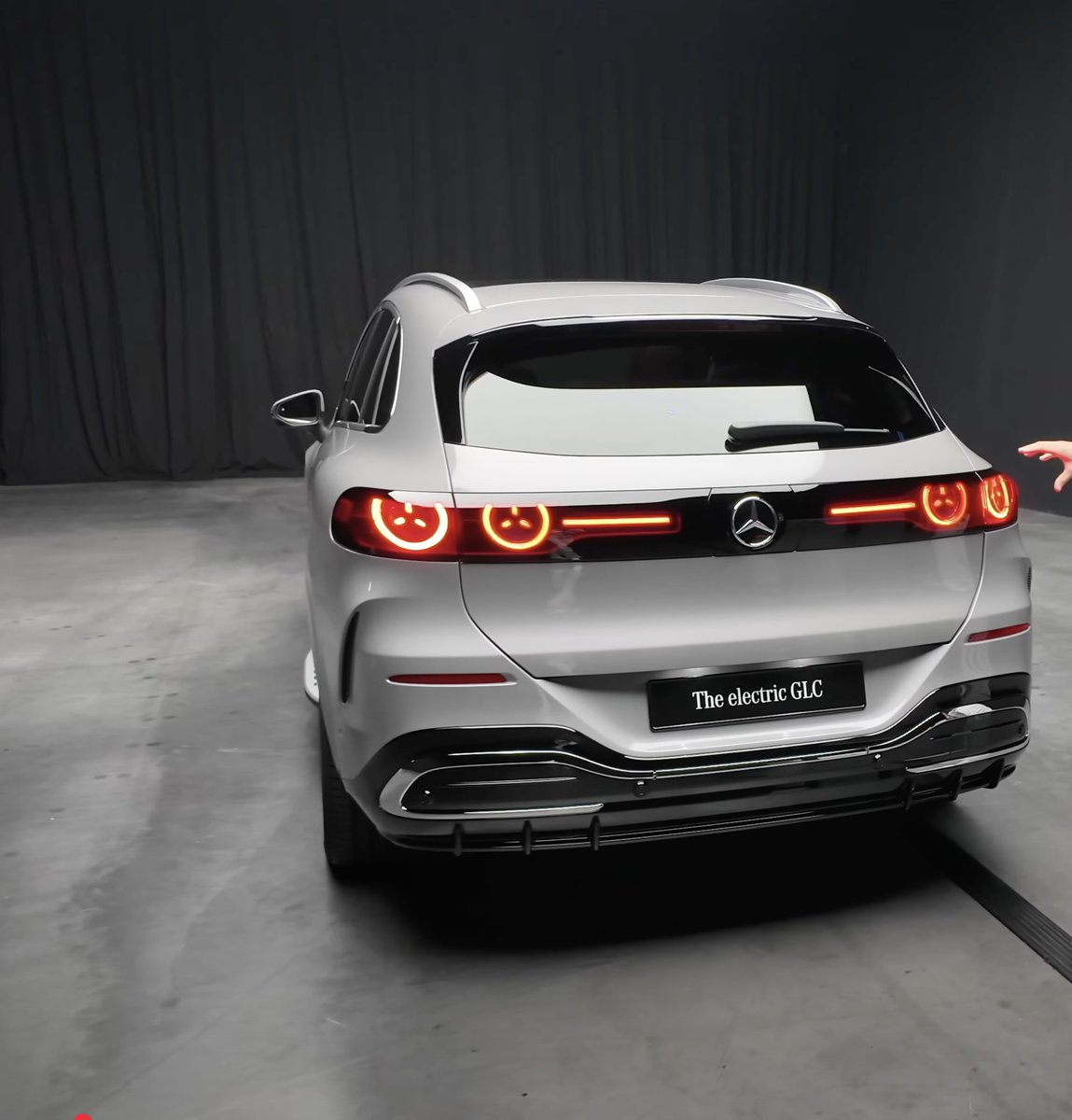 man_from_skopje's tweet image. ..e sega nekoj ke rece "kiselo e grozjeto/ne mozam da si go dozovlam" ama ne e vo toa poentata.. 
brate grdo e vidi go sekoj sto ima par funckoinalni oci ke rece kako e ova luksuzna kola od koi materijali svetkavi kako lampion e napraveno ova ????

Zosto bi sakal da bidam