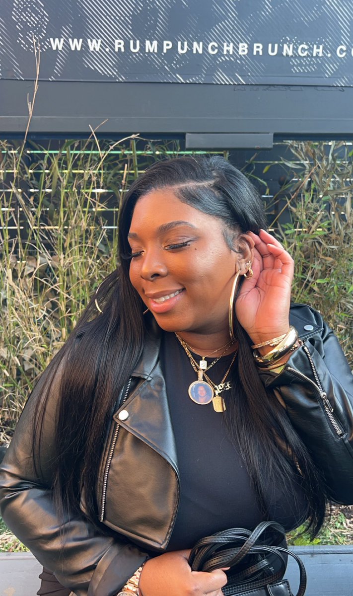 Miss Moon 🌙 tweet media