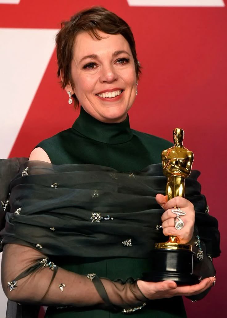 Aralarında Yorgos Lanthimos ve Olivia Colman gibi isimlerin de bulunduğu 1.200 sinemacı, İsrail hükümetiyle bağlantılı film şirketleriyle çalışmayacağını bildirdiği bir yazı yayınladı.