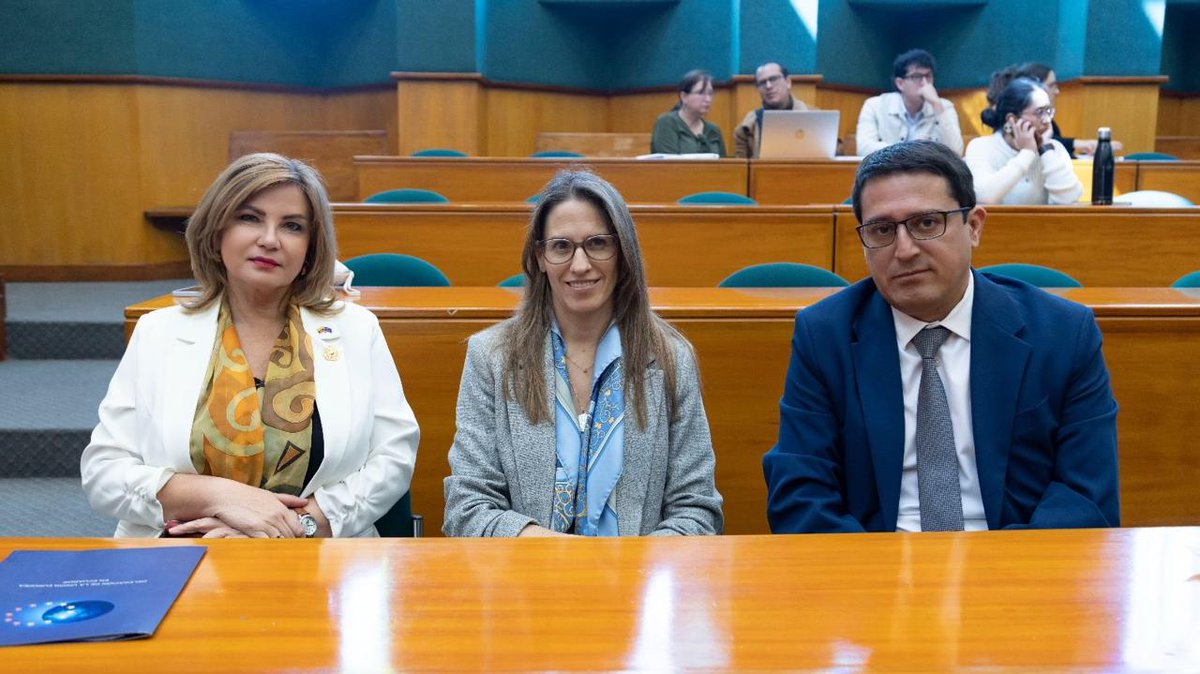 EUAmbEcuador's tweet photo. En el II Seminario internacional Perspectivas y acciones sobre la prevención del reclutamiento de niños, niñas y adolescentes en 🇪🇨. Organizado por @RESCUEorg, @uasbecuador, apoyado por @Plan_Ecuador y @AlasDeColibriEC socios de @eu_echo para proyectos en Educación en Emergencias https://t.co/QL1I97hDch