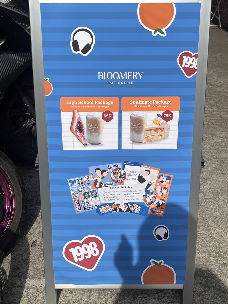 poplinboo's tweet photo. big thanks to everyone who came to our event, both the cupsleeve and the DIY keychain. it seriously meant the world to us🥹🧡💙

this event meant so much to me and Luna. we poured a lot of effort into it, so once again, big thanks to everyone who came and joined the fun😭💛 https://t.co/jmiYMexesh