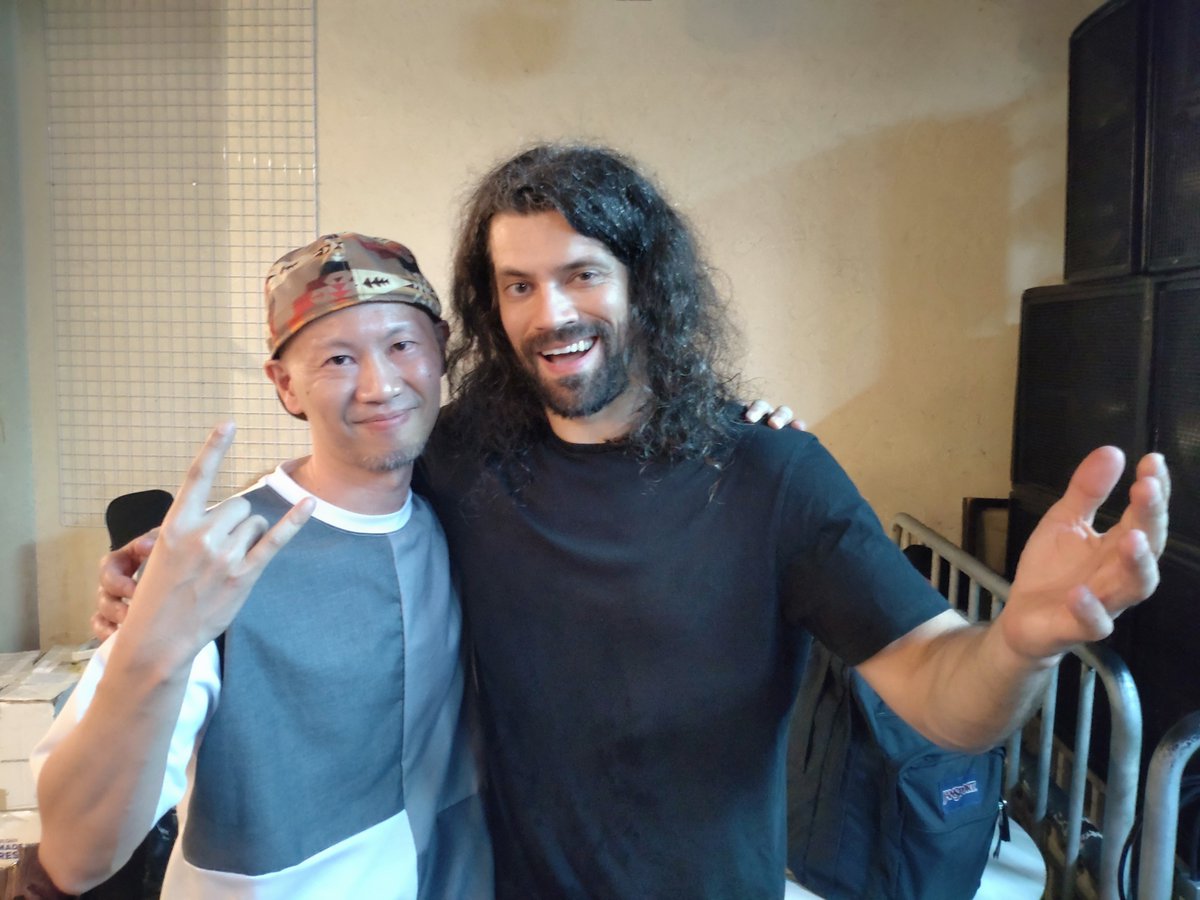 Shingo_d_go6's tweet photo. 改めまして、昨日は幸せな夜でした…ッ！

SableとDarkest Hour、最高でしたね✨次の来日を待たずには…w

Vesperも負けじと今後もかましていきますので、引き続き宜しくお願いします！！🥳

ちなみに今回のtourT絶対買いたかったけど、売り切れてた…

えぇんや、その分お客さんが買えたんやから…🥲 https://t.co/fW79BL7ZPV