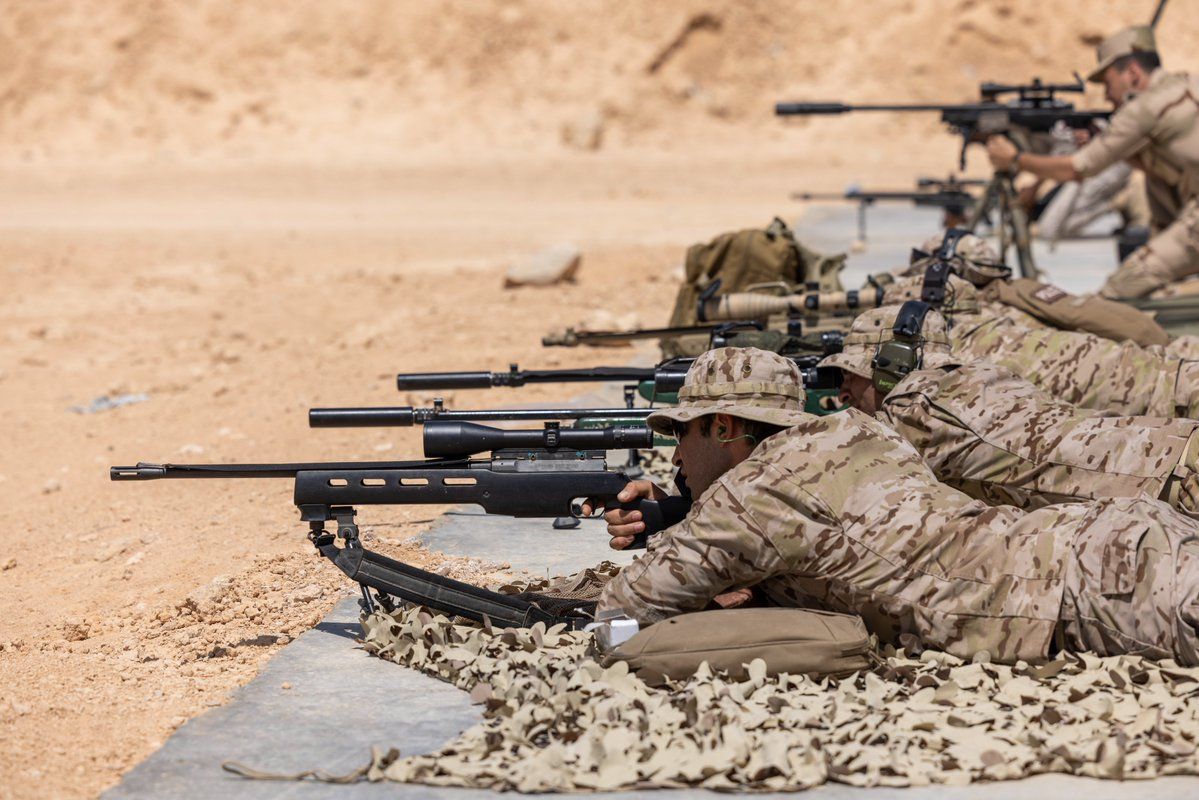Defense_Talks's tweet image. 🎯 Multinational partners conducted sniper training during Exercise BRIGHT STAR 25 in Egypt, enhancing precision skills and interoperability.

📸 (U.S. Army Photo by Joseph Kumzak)

#BrightStar25 #SniperTraining #MilitaryExercise #Egypt #Defense