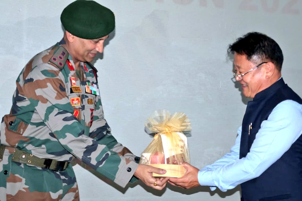 prodefkohima's tweet image. 🇮🇳 🤝 Military-Civil Fusion Seminar commenced at Kohima Garrison in #Nagaland today, aimed at &apos;Aligning #IndianArmedForces&apos; missions with #Nagaland State Governance through collaboration and a shared vision for #Development&apos;.

👏🏻 On the inaugural day, distinguished speakers from…
