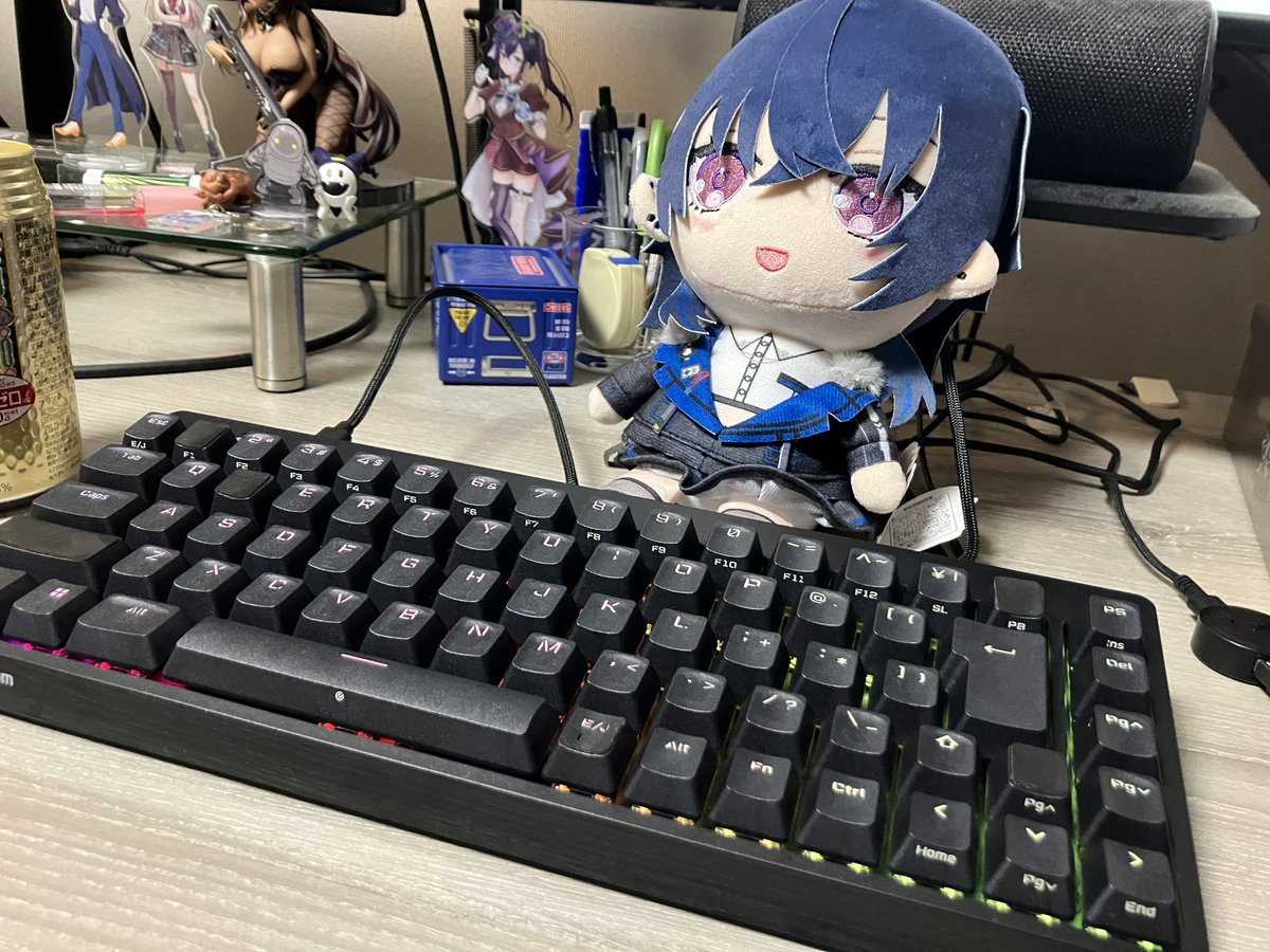 新しいキーボードと一ノ瀬うるはぬいが来て最高
