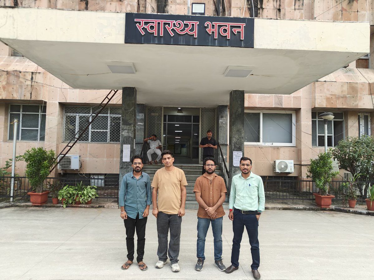 Ayu_Gurawa11's tweet photo. आज दिनांक 8/9/2025 को श्रीमान मिशन निदेशक महोदय MD NHM राष्ट्रीय स्वास्थ्य मिशन के अंतर्गत प्रस्तावित संविदा आयुष अधिकारी  स्वीकृत 1535 पदों के वर्गीकरण व सैलेबस जल्द जारी करने हेतु राजस्थान बेरोजगार आयुर्वेद चिकित्सक महासंगठन के प्रदेश उपाध्यक्ष डॉ राकेश गुरावा ने ज्ञापन सौंपा https://t.co/PV1pZMF92Y
