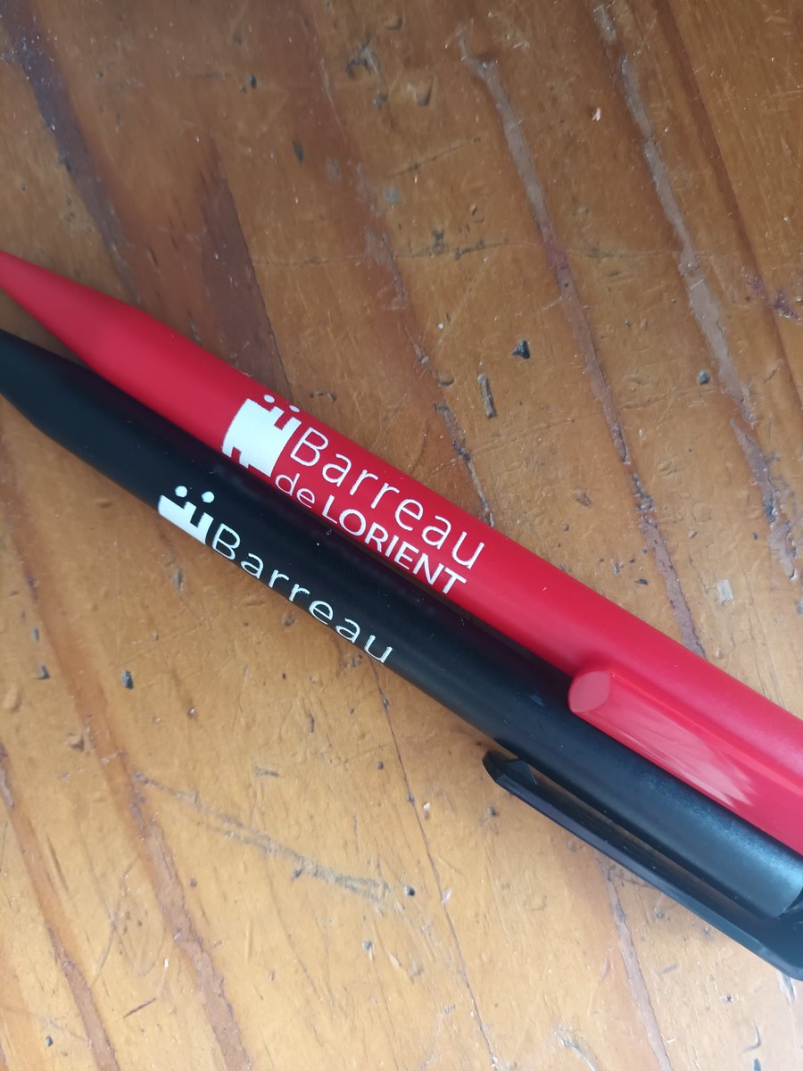 Amaury2105's tweet image. Merci @AlbertoLexBat ! 

Tu es la générosité même, pas comle certains qui vont recevoir une réclamation signée avec mes tous nouveaux stylos. #goodies