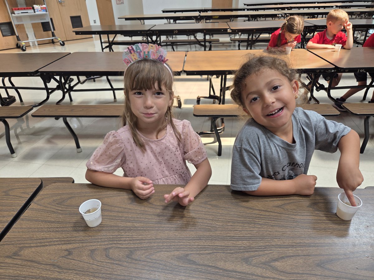 StMarthaCS's tweet photo. Kindergartners became scientists and learned all about how soap helps to get rid of germs! #ExcellenceInKnowledge #HandsOnLearning #ScienceIsFun https://t.co/K46Mahu8zw