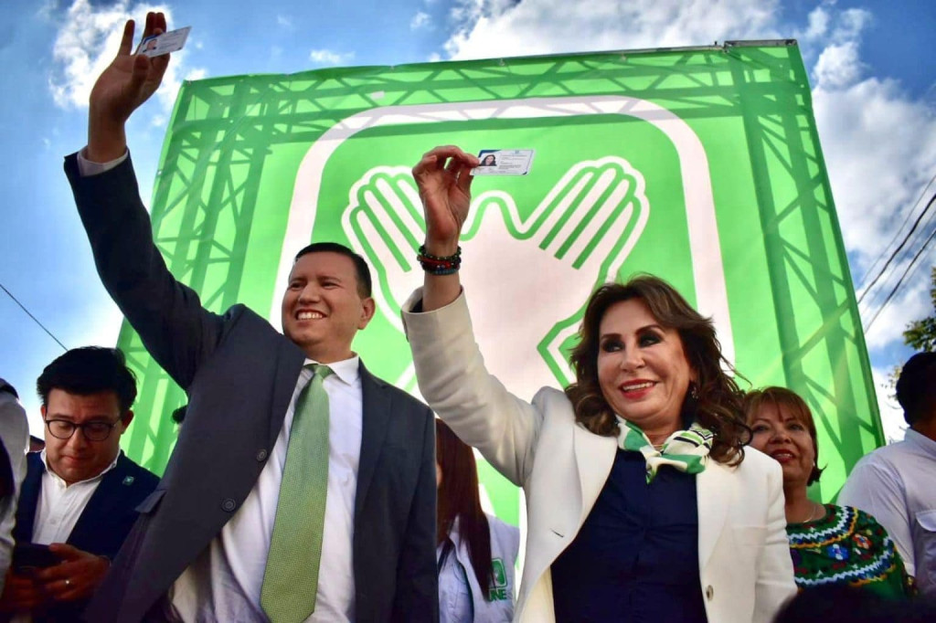 Vicente Carrera (@vicentecarrera_) on Twitter photo Una pareja de adultos mayores denuncia que <a href="/RomeoGuerraGt/">Romeo Guerra Lemus</a>, exvicepresidenciable de Sandra Torres, no paga la renta y se rehúsa a desalojar su propiedad, pese a que el contrato venció hace un año. concriterio.gt/excompanero-de… vía <a href="/concriteriogt/">ConCriterio</a> Una pareja de adultos mayores denuncia que <a href="/RomeoGuerraGt/">Romeo Guerra Lemus</a>, exvicepresidenciable de Sandra Torres, no paga la renta y se rehúsa a desalojar su propiedad, pese a que el contrato venció hace un año. concriterio.gt/excompanero-de… vía <a href="/concriteriogt/">ConCriterio</a>