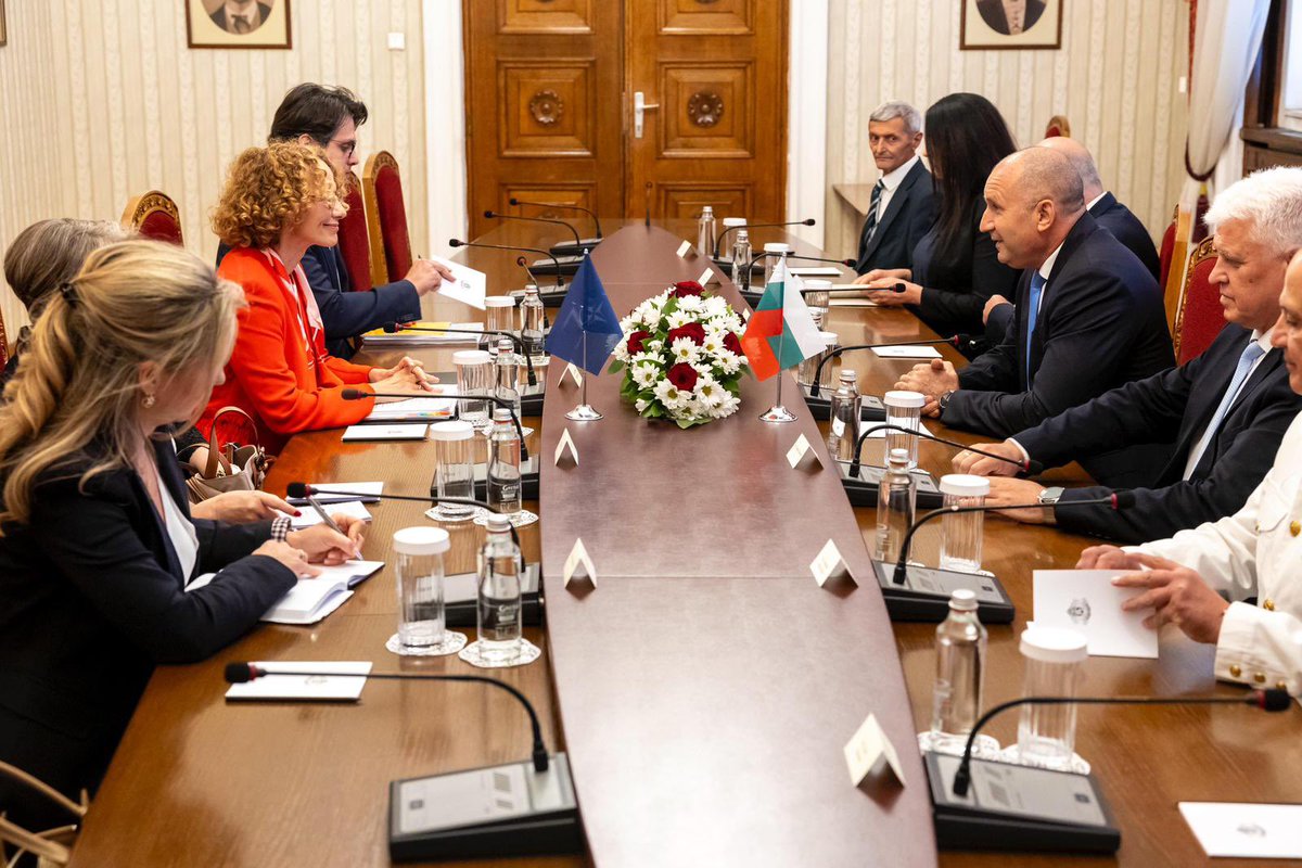 DepSecGenNATO's tweet image. Meeting @PresidentOfBg Rumen Radev in Sofia. We discussed implementation of #NATOSummit decisions &amp;amp; the way forward incl boosting industry, innovation &amp;amp; tech. And our support for Ukraine, Allies will continue to help 🇺🇦 so it can defend itself and ensure a just &amp;amp; lasting peace