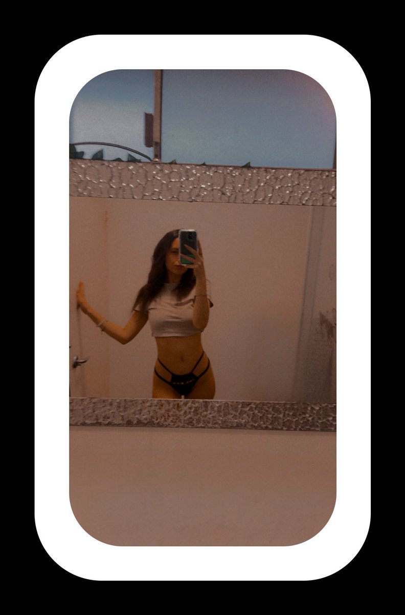 Rheababe21's tweet photo. Gn ❤️ https://t.co/bxPIvs65nt