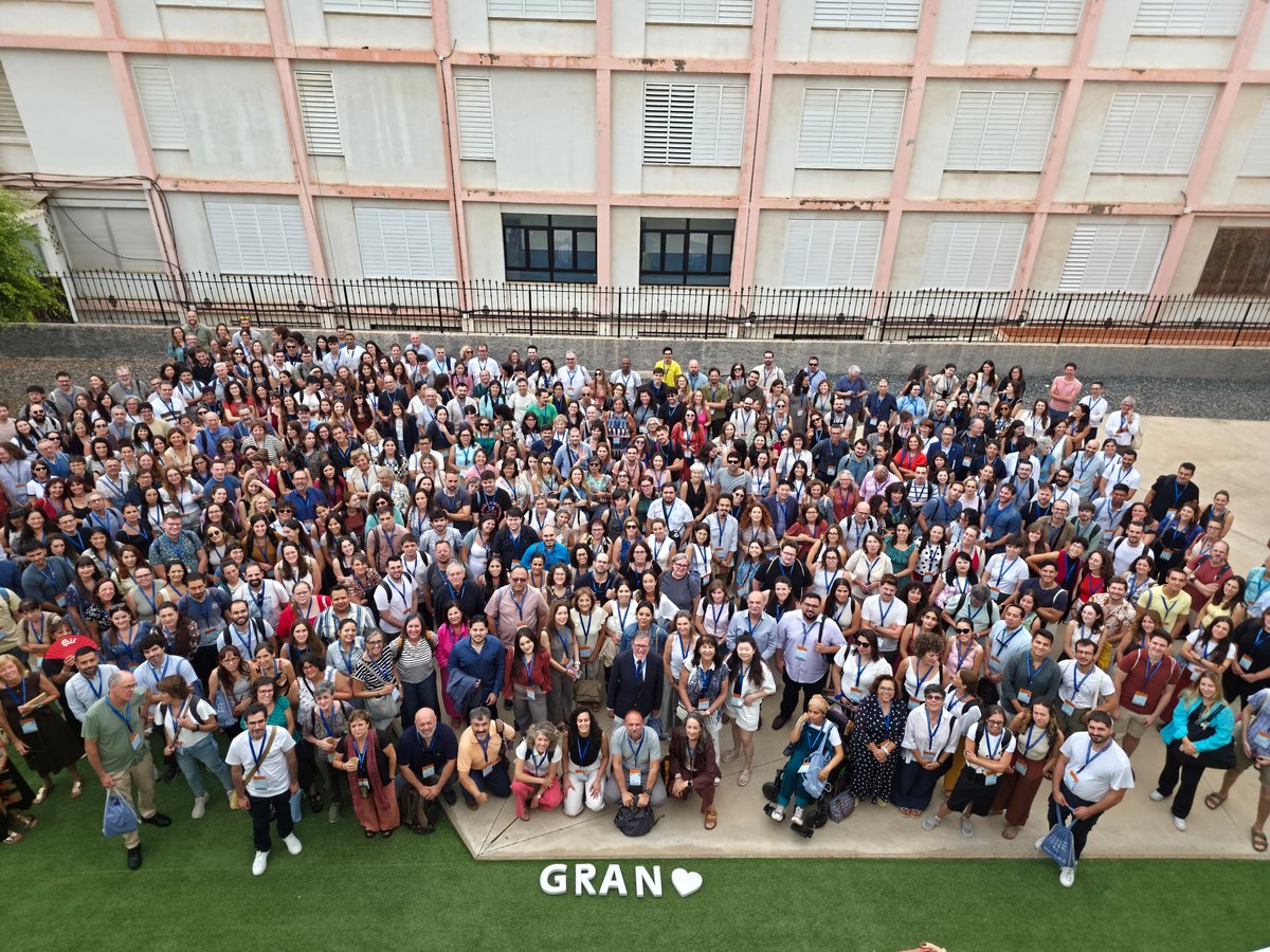 🥹 Mentalmente, todavía seguimos en #SEELasPalmas25.

Para arrancar la semana, os dejamos la 📸 de familia del Congreso… aunque fuimos tantos que hasta la foto se nos quedó pequeña.💙

🫶¡Muchísimas gracias! 👀Y recuerda que nos vemos en Pamplona del 23 al 26 de junio de 2026