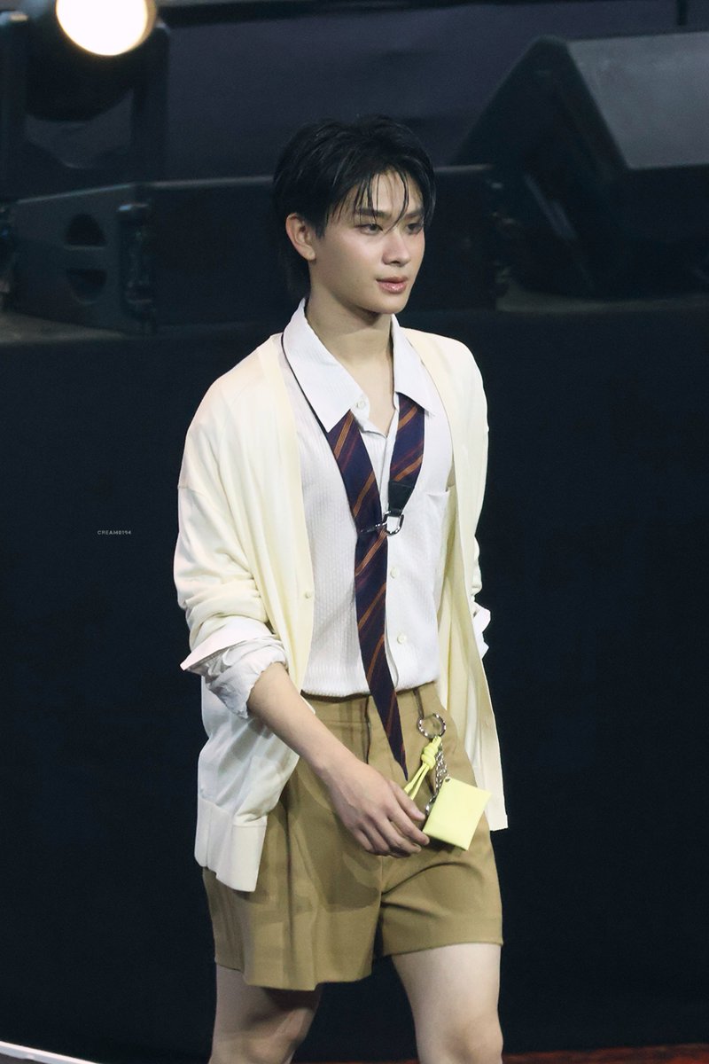 Cream0194's tweet image. 250907 :#MchoiceMintAwards2025 

ไทยกับชุด #SYSTEM 🫠

THAI BUS 

#THAIchayanon 
#MchoiceMintAwards2025xBUS
#MintAwards2025
#BUSbecauseofyouishine