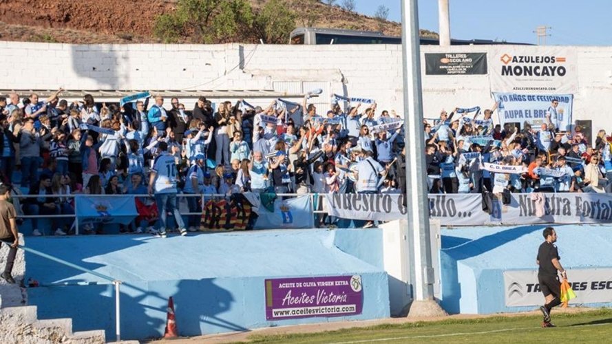 Gracias afición, por el apoyo incondicional desde el primer minuto hasta el final del partido. Os prometemos que nos dejaremos la vida por daros muchas alegrías esta temporada. Que bonito es jugar en el Piedrabuena. Aúpa <a href="/cd_brea/">CD Brea</a> 🤍💙