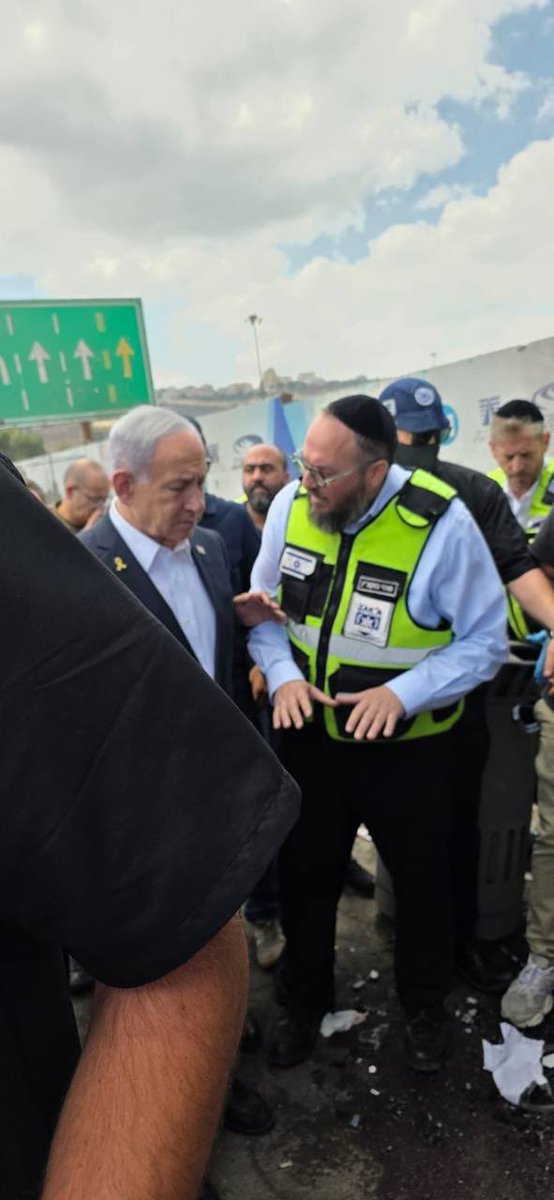 💥Netanyahu is on trial for corruption, remember? It goes without saying that he cancelled his long-awaited testimony scheduled for today and instead of court, is at the site of the Jerusalem terror attack.