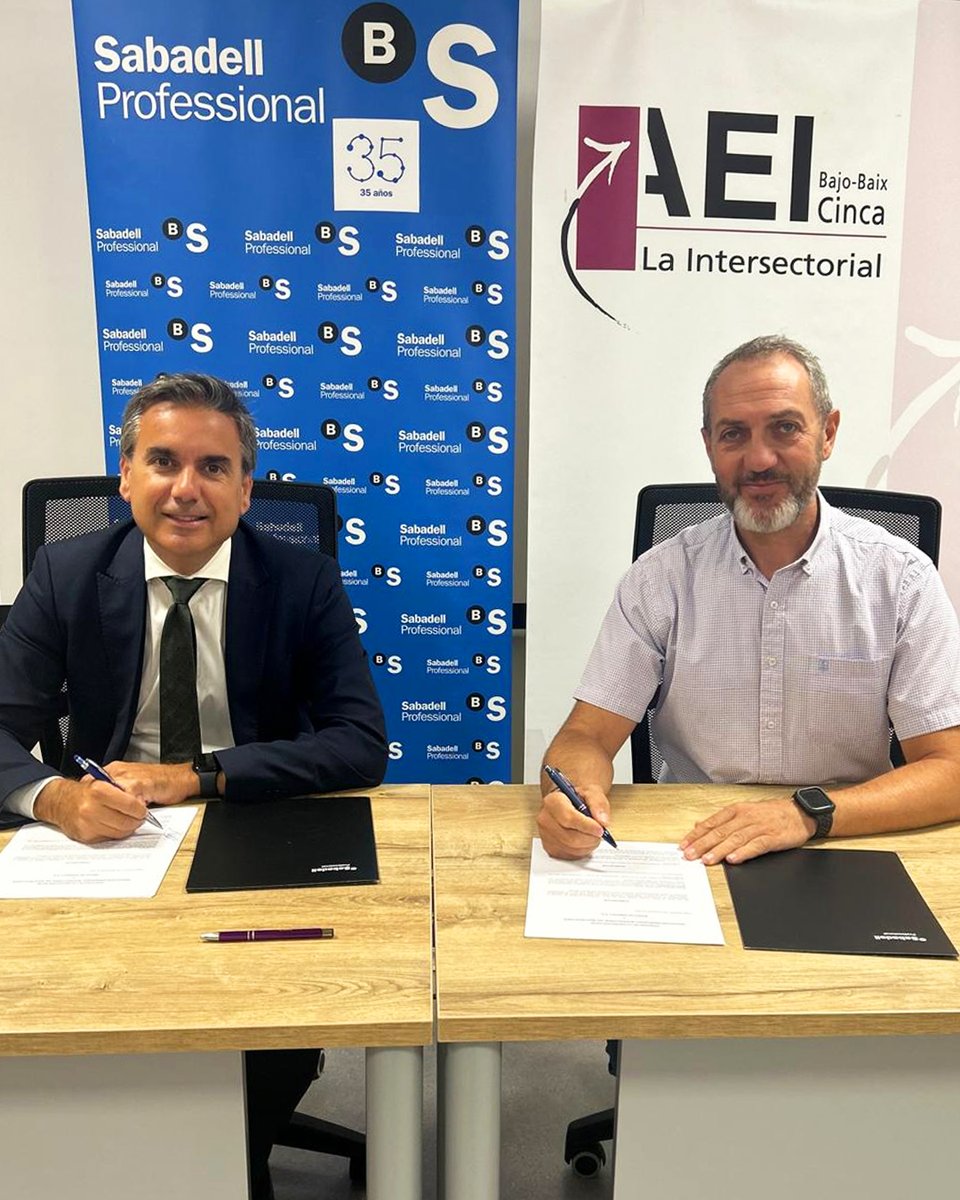 aeibajocinca's tweet image. El viernes tuvo lugar en nuestra sede la firma del #ConvenioDeColaboración entre @BancoSabadell  y La Intersectorial✒️💪Participaron  Javier Sorolla Sorolla y Luis Cánovas Castillo como representantes de la entidad financiera, y Oscar Sorolla Puig como miembro de la Junta Rectora