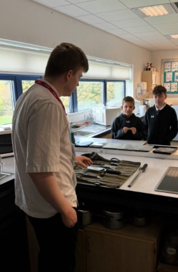 DYWFife's tweet image. CASE STUDY 🍳🍽️ Inspiring culinary futures

Pupil's from St Andrew's RC High School attended a culinary career information session with Matt Herd, Chef from Gleneagles Townhouse.  

Read more: dywfife.com/news-insights/…

#careers #hospitality #futureworkforce