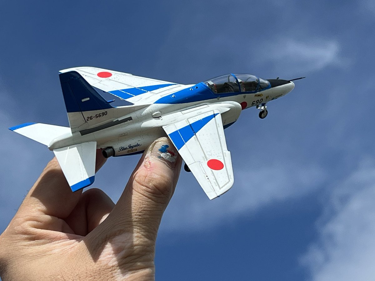 完成記念に松島基地へ！

母基地から🛫離陸しましたよ〰️😊👏👏

D2形態も出来るようにネオジム磁石で取り外し可能です😊👍

#ブルーインパルス 
#松島基地
#ハセガワ
#ギャラリー黒澤英介
#奥松島クラブハウス
#SORAIRO 
#イムハタ