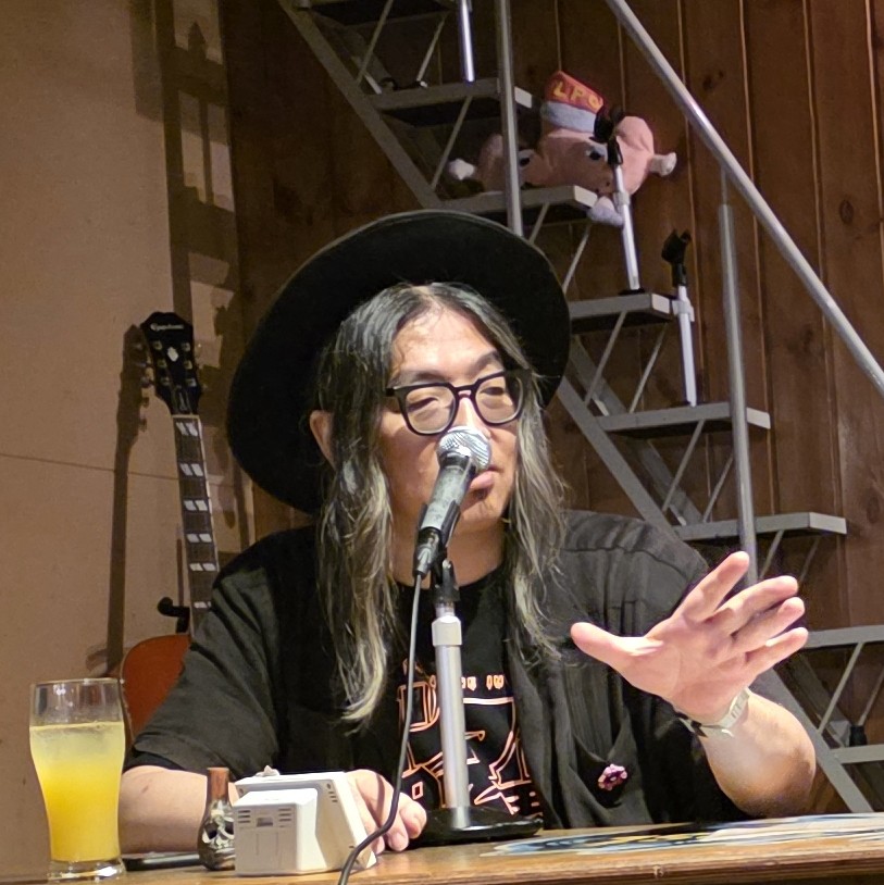 あのういいですか。尻かおっぱいか。じゃなくて尻もおっぱいも本質は谷間なんですよ。