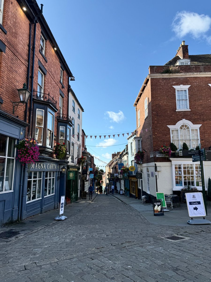 The stage is set! 💙✨

We’re ready for the first ceremony of the week. 🎓