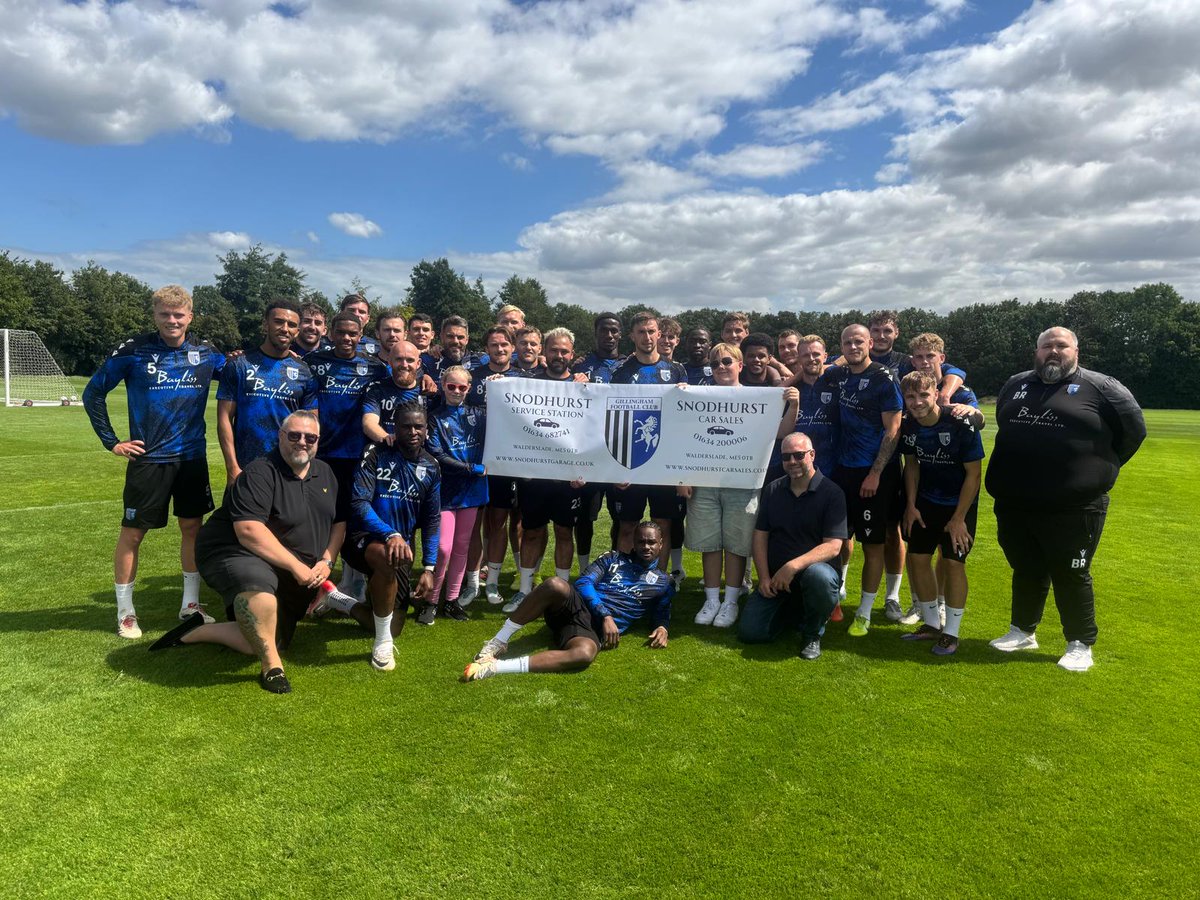 TheGillsFC's tweet image. 📢 𝗖𝗢𝗠𝗣𝗘𝗧𝗜𝗧𝗜𝗢𝗡 𝗧𝗜𝗠𝗘 📢

Following on from the excitement of Saturday's game at Bromley, it's time to run another competition! 🙌

Win a fantastic 1893 hospitality experience for our Sky Bet League 2 fixture against Notts County this weekend at ME7, courtesy of our…