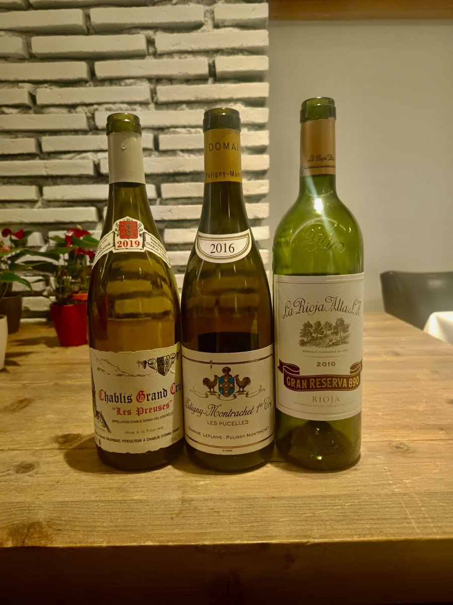 “No cayeron en la batalla: ascendieron al cielo de los vinos. Y su alma seguirá viviendo, áspera y noble, en la memoria líquida de quienes se los bebieron.”