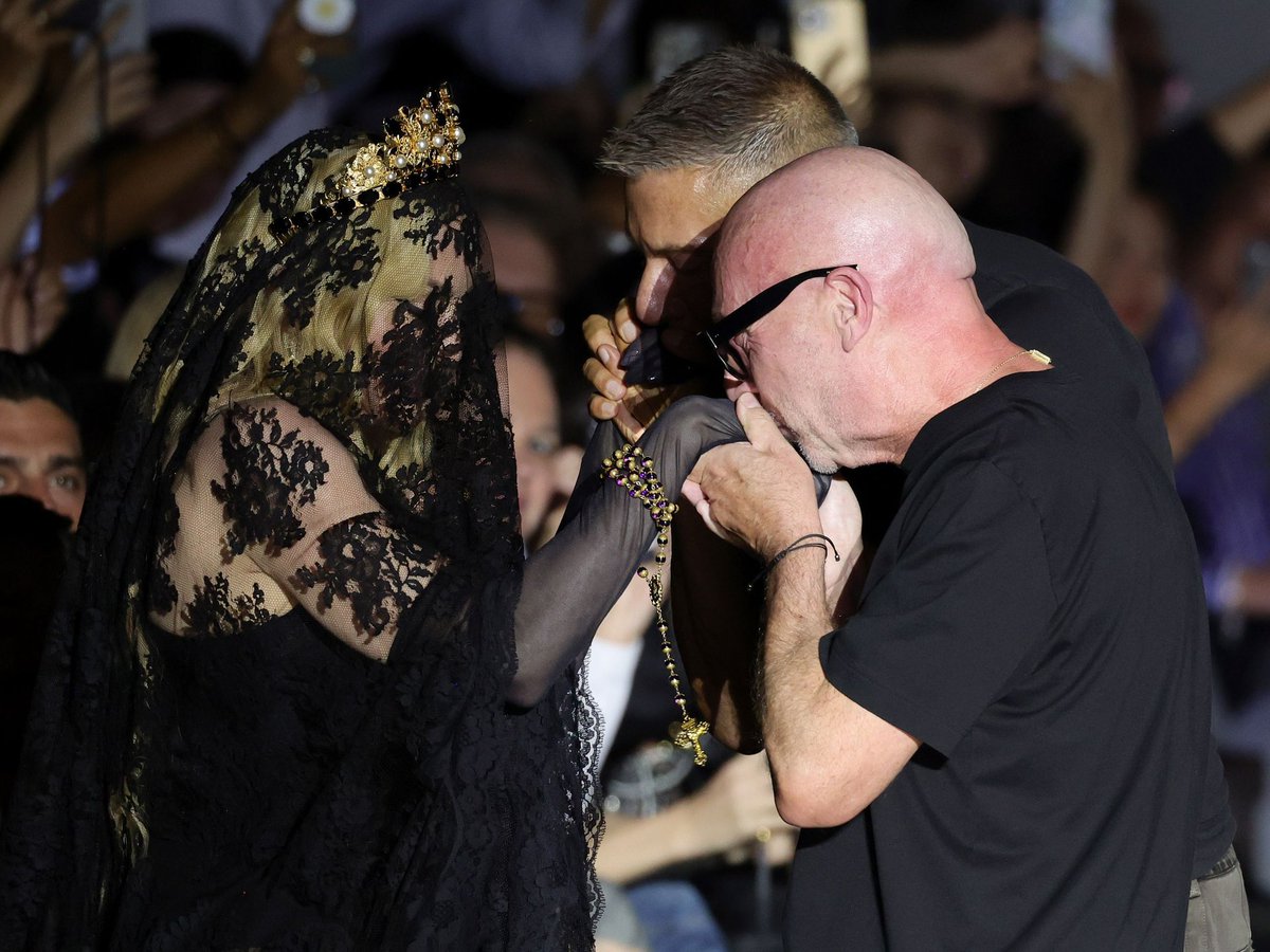 mdnaspears_'s tweet photo. KATSEYE wearing the Dolce &amp; Gabbana spring summer 2025 collection that they created in honor of Madonna and her career 👑 https://t.co/a9SIO4HnGD