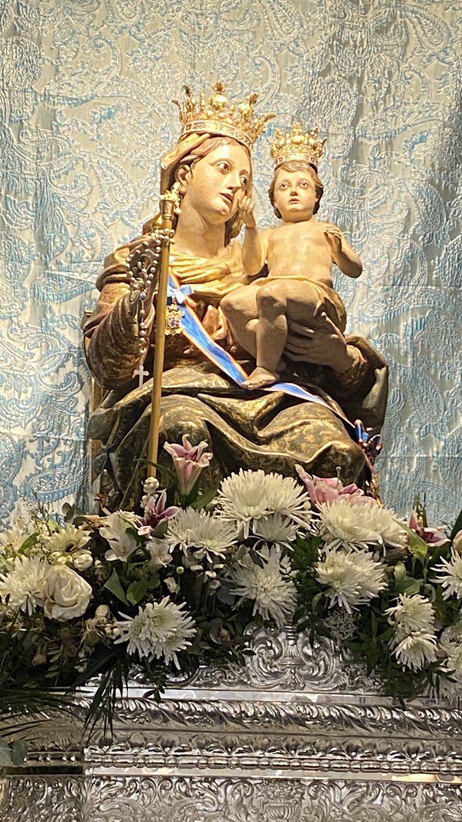Cruz de Guía felicita a todos los melillenses en la Solemnidad de Ntra Sra. de la Victoria, patrona coronada y alcaldesa honorífica de Melilla.
<a href="/PatronaML/">Patrona Victoria ML</a> <a href="/DiocesisMalaga/">Diócesis de Málaga</a> <a href="/arzocastrense/">ArzobispadoCastrense</a> <a href="/agrupacionML/">Agrupación de Cofradias de Melilla</a>
