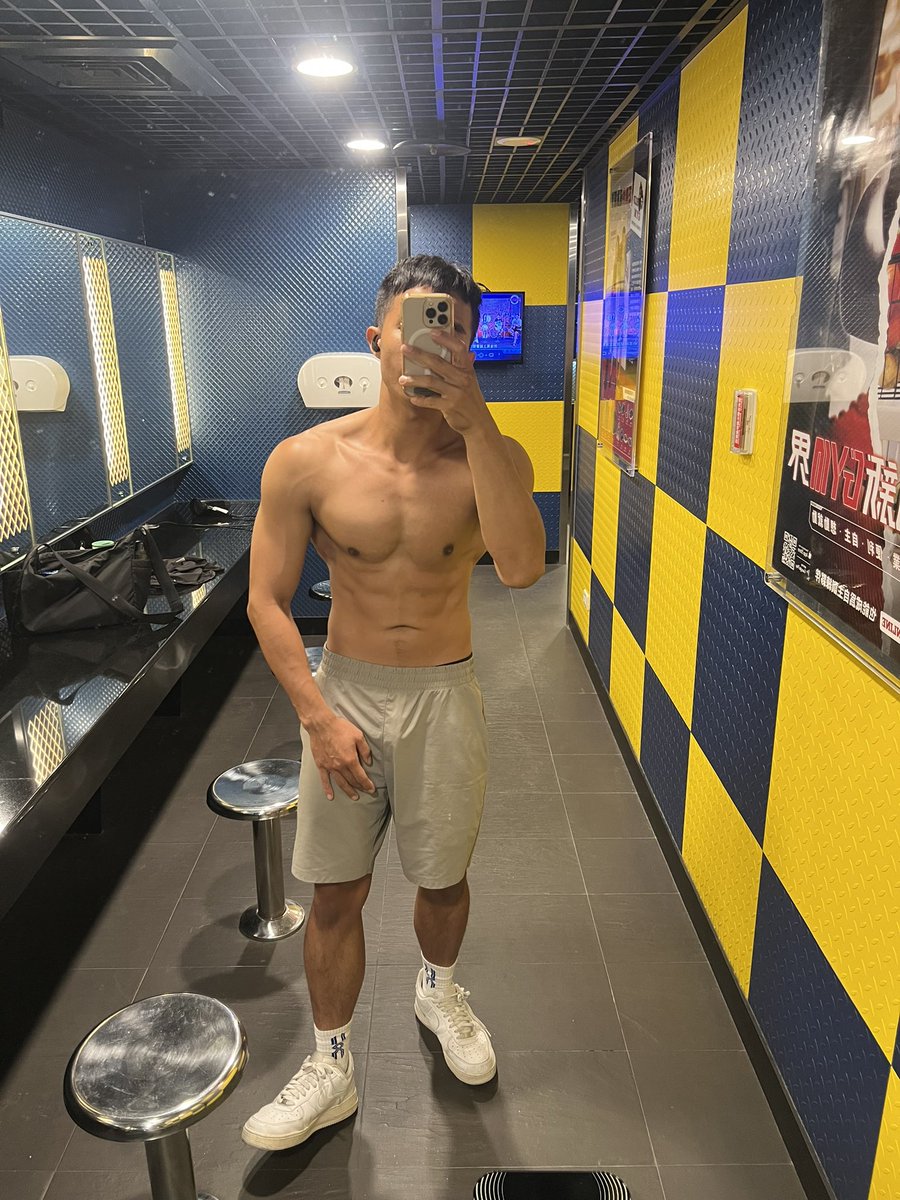 linjun42739182's tweet photo. 找到拍照魔法後
這張連自己都很喜歡
#但健人對身材不會有滿足的一天 https://t.co/m7FoJlGIkj