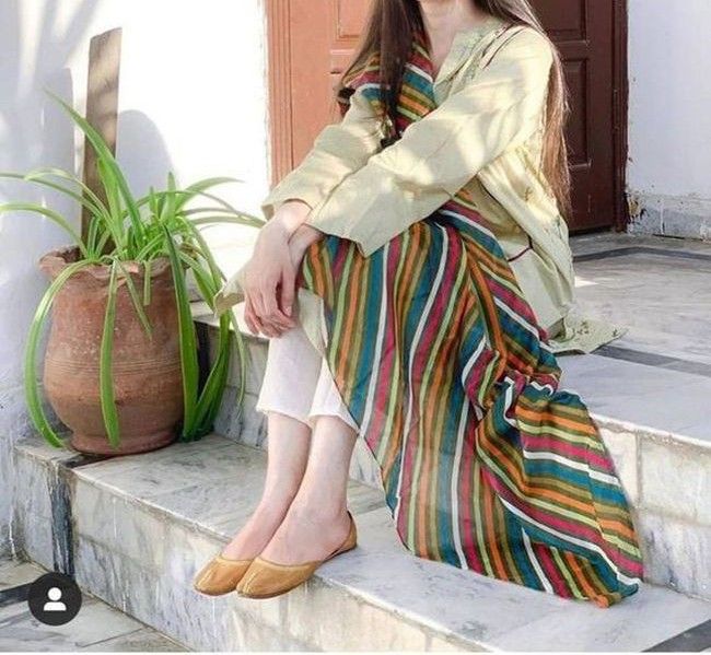 Abhi abhi pora ghar dho kr bethi houn 🤷🏻‍♀️ 

Barish ab na barsna ☹️