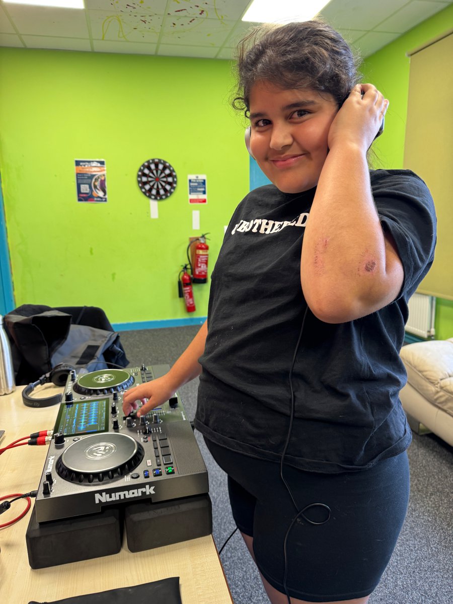 DjMethodz's tweet image. 2nd stop on the @DjMethodz  / @HullMusicHub outreach tour was Ainthorpe Youth Centre

#djing #learntodj #djworkshops #hullmusic #youngpeople