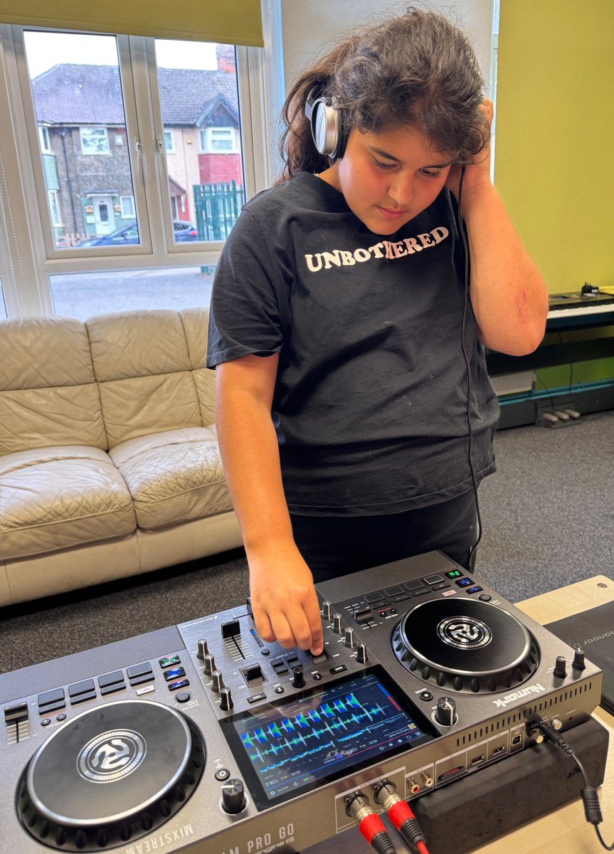 DjMethodz's tweet image. 2nd stop on the @DjMethodz  / @HullMusicHub outreach tour was Ainthorpe Youth Centre

#djing #learntodj #djworkshops #hullmusic #youngpeople