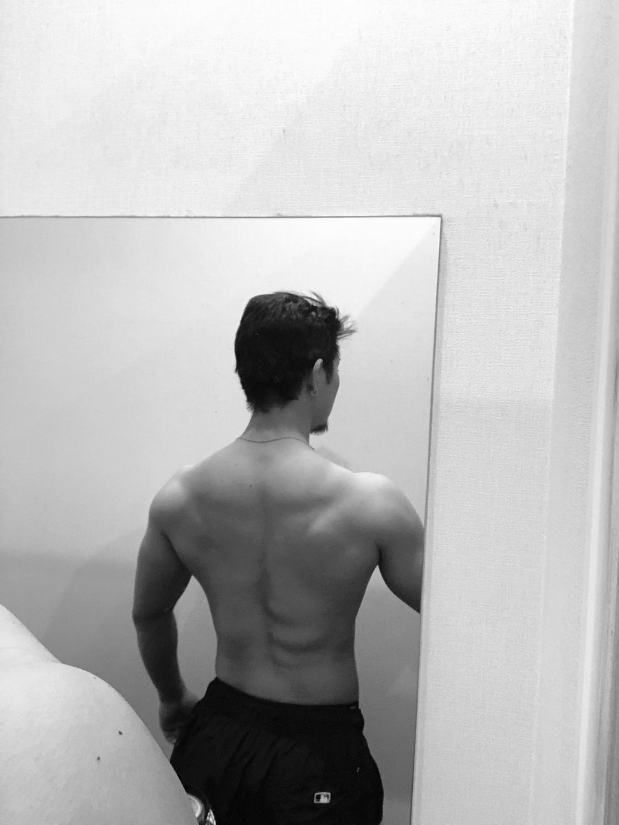 s_bfit's tweet photo. 背中！！ https://t.co/Z9NKdLBFP8