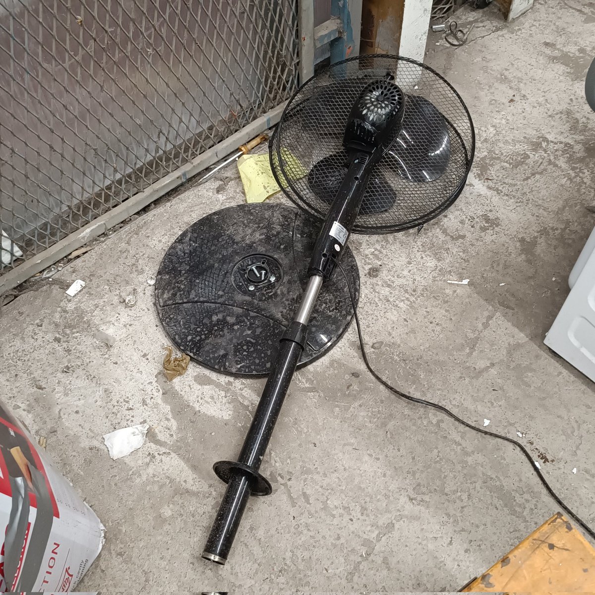 gravelines_'s tweet image. They killed my fan.....
