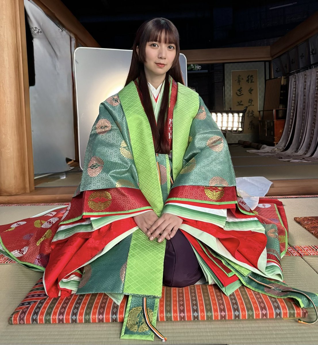 venit 3D FLOWER ECO LEATHER 上白石萌歌 moka-kv-67f3621bef4a7.jpg?crop