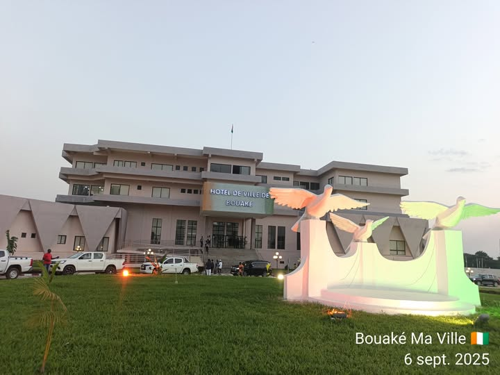 Monafrique8's tweet photo. Plus belle Mairie de Côte d'Ivoire 🇨🇮 https://t.co/tlLcSBK619