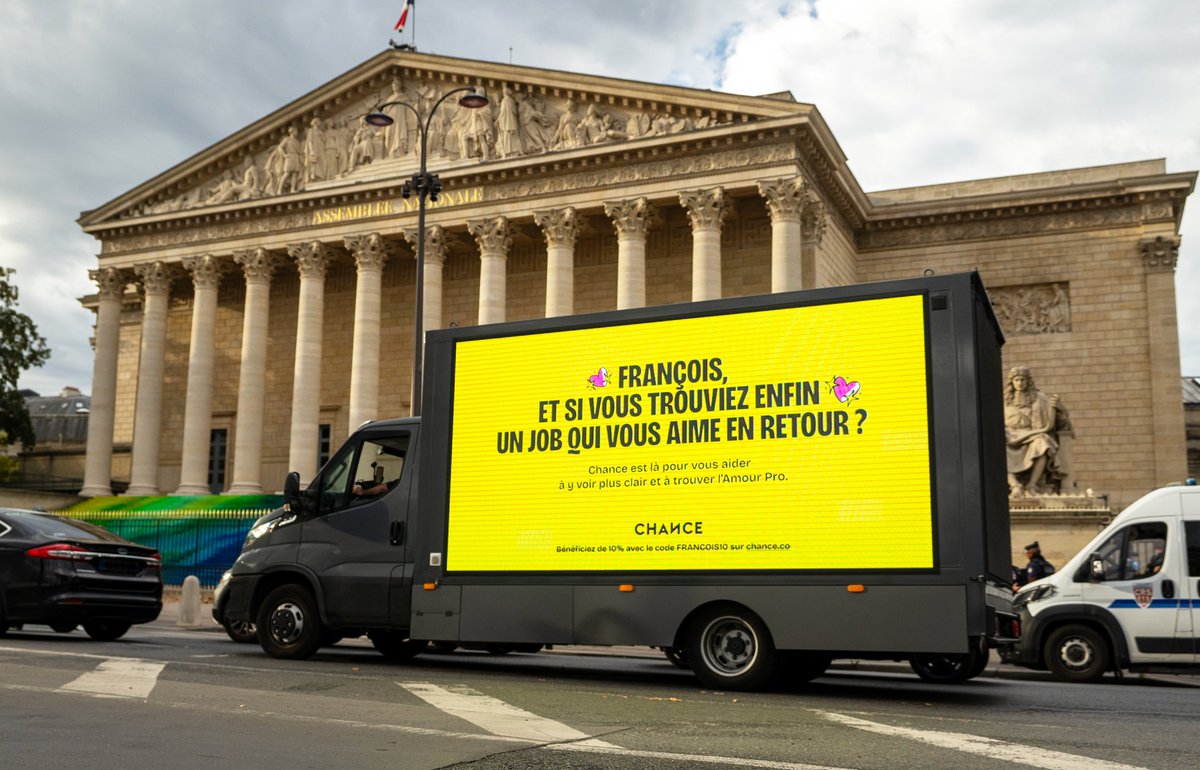 En direct de l'Assemblée Nationale et de Matignon avec Chance.
Sur une idée de <a href="/FollowJosiane/">Josiane</a> et de la team DesF, un clin d’œil à l’actu pour rappeler une conviction simple : on mérite tou-tes de trouver l’Amour Pro… même François.