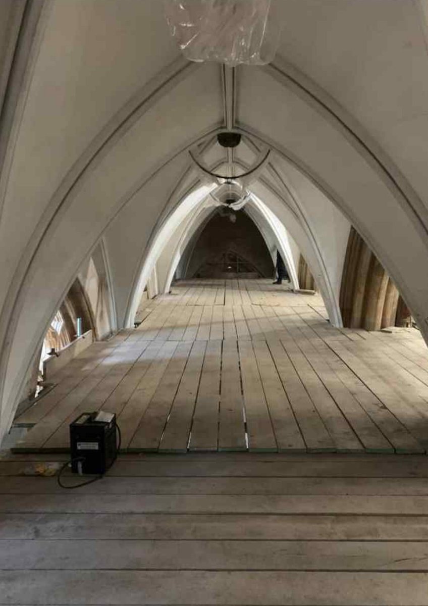 blackboxsec1's tweet photo. Salford Cathedral; a stunning 18th-century landmark, architectural masterpiece and also a defining part of Manchester’s skyline. We're proud to have been part of the renovation.
#SalfordCathedral #HistoricBuildings #Manchester #Renovation #BlackBoxGroup #MondayMotivation https://t.co/YLZgd01SwS