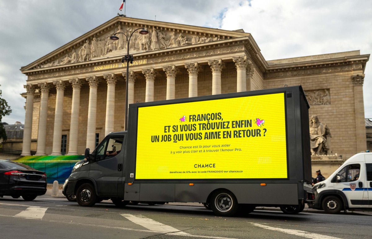 En direct de l’Assemblée : On a tous le droit à l’Amour Pro, même François !
Une activation drôle et stratégique de CHANCE pour rappeler qu’on mérite de trouver le travail dans lequel on se sent bien, même notre ministre... Un peu d’humour bienvenu dans ce contexte de changement.