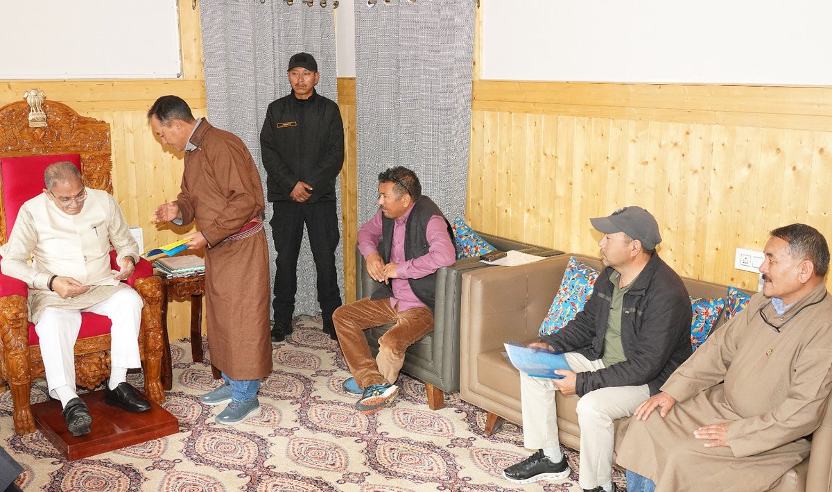 Office of the Lt. Governor, Ladakh (@lg_ladakh) on Twitter photo A delegation from #Zanskar led by #BJP State President, Shri Tashi Gyalson Khachotse and Naminated Councillor LAHDC-Kargil Shri Namgyal Phuntsog called on the Hon'ble Lt Governor Shri <a href="/KavinderGupta/">Kavinder Gupta</a> at LG Secretariat, #Leh. A delegation from #Zanskar led by #BJP State President, Shri Tashi Gyalson Khachotse and Naminated Councillor LAHDC-Kargil Shri Namgyal Phuntsog called on the Hon'ble Lt Governor Shri <a href="/KavinderGupta/">Kavinder Gupta</a> at LG Secretariat, #Leh.