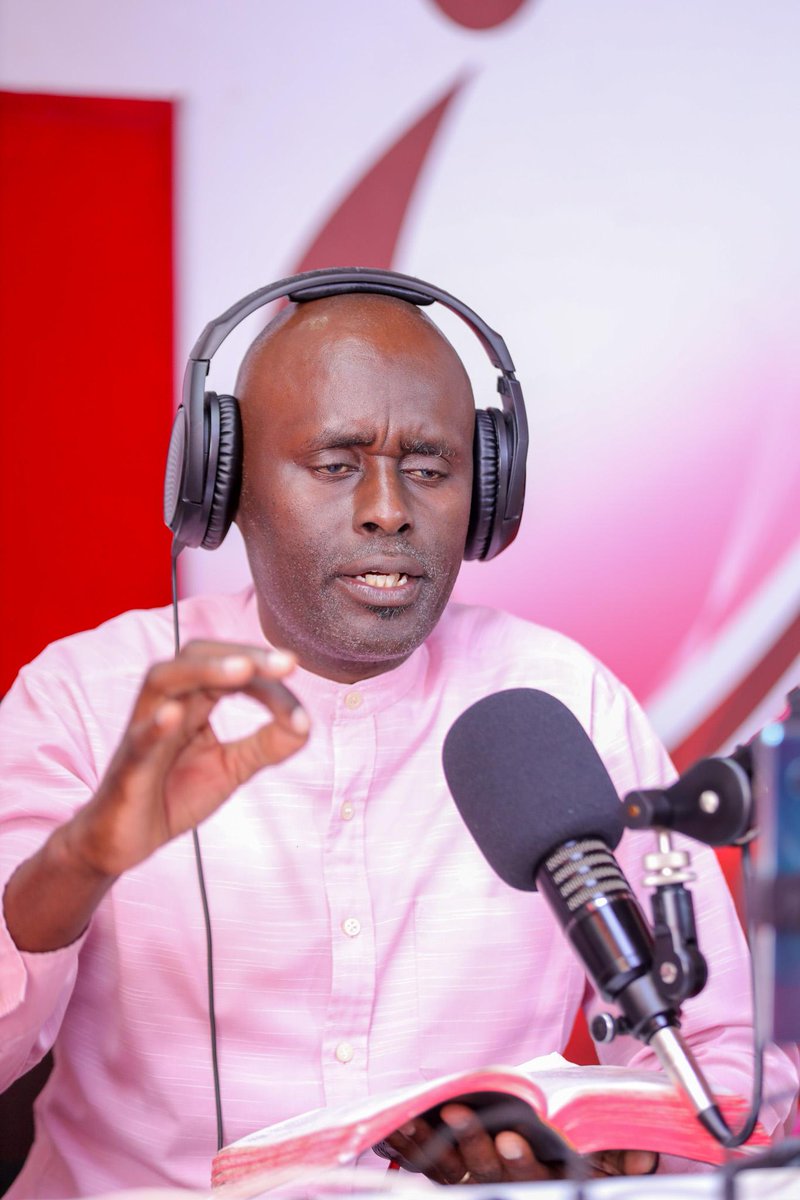 Aefeso 3 : 12 Nĩ ũndũ wa gũkorwo twĩ thĩinĩ wa Kristũ na tũmwĩtĩkĩĩtie, nĩtũgĩĩte na ũũmĩrĩru wa gũthiĩ harĩ Ngai tũtarĩ na guoya. #Kurikiria kiroho na @Ndungata ya Ngai Muturi wa Muiru 
#MuciiwaUtuginaUtana #InooroFm #Kurikiria #MuturiwaMuiru